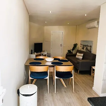 11 Bedroom Veiga, Praceta Vitorino Nemesio, Daire