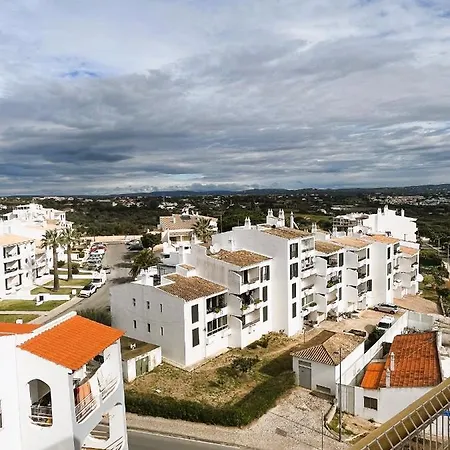 11 Bedroom Veiga, Praceta Vitorino Nemesio, Daire