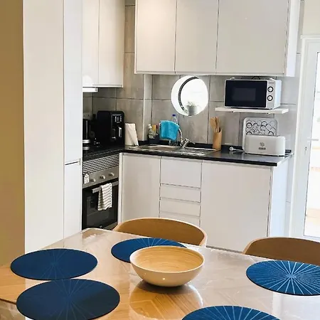 11 Bedroom Veiga, Praceta Vitorino Nemesio, Daire *