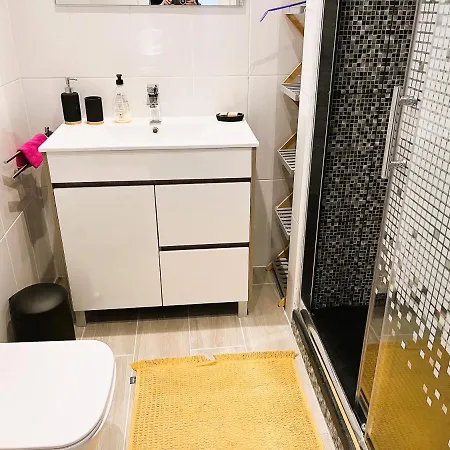 11 Bedroom Veiga, Praceta Vitorino Nemesio, *